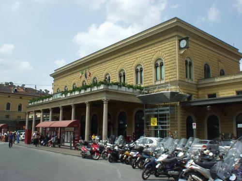 stazione bologna